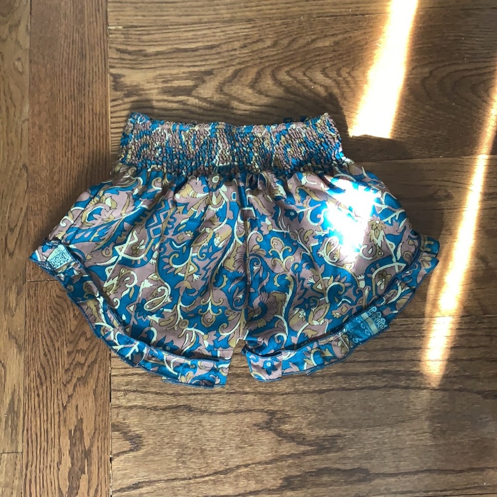 Patterned shorts - Picture 2 of 2